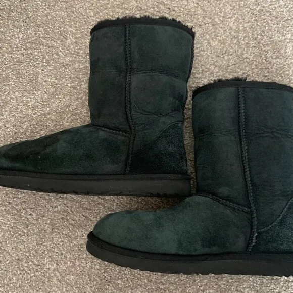 Men's Black Short Classic Ugg Boots - Size 8