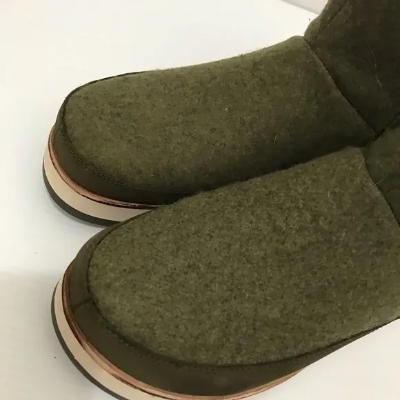 Merrell Juno Pull-On Olive Green Ankle Boots with Faux Fur Lining Size 10