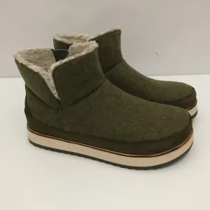 Merrell Juno Pull-On Olive Green Ankle Boots with Faux Fur Lining Size 10