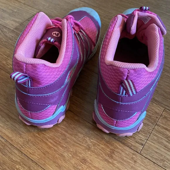 Merrell women’s hiking shoes - waterproof - pink/ purple - size 7 - lace up