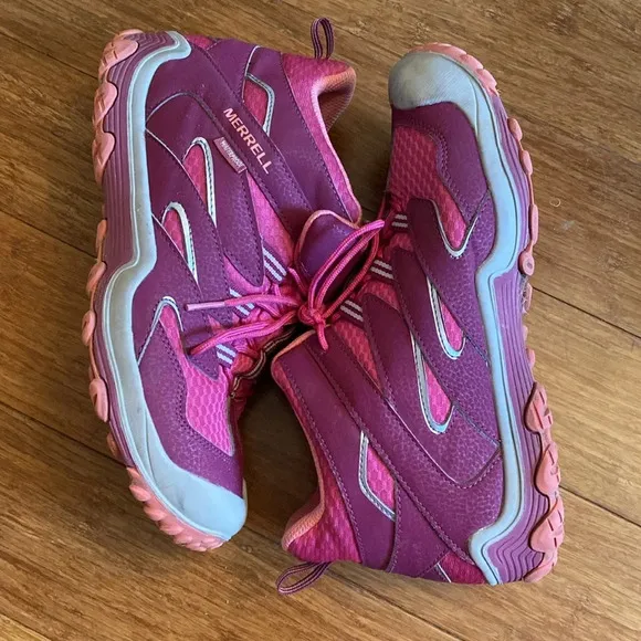 Merrell women’s hiking shoes - waterproof - pink/ purple - size 7 - lace up