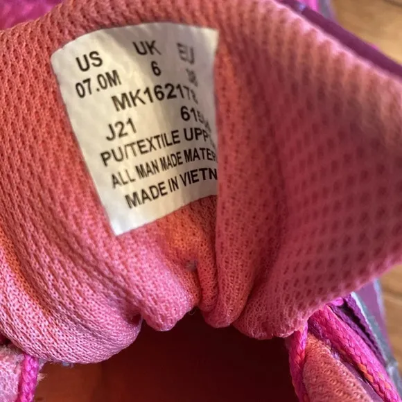 Merrell women’s hiking shoes - waterproof - pink/ purple - size 7 - lace up