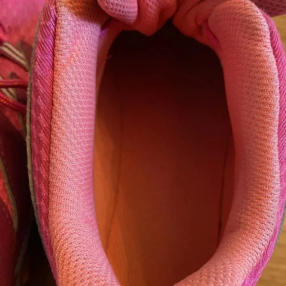 Merrell women’s hiking shoes - waterproof - pink/ purple - size 7 - lace up