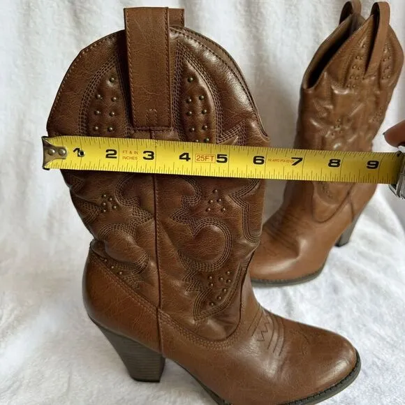 MIA LaRue Cowboy Boots High Heels Scroll Line Studded Women Shoes Sz 8M C21140A