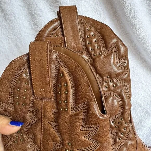 MIA LaRue Cowboy Boots High Heels Scroll Line Studded Women Shoes Sz 8M C21140A