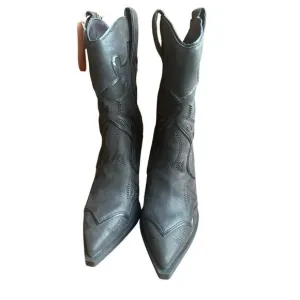 MIA Wilda Pointy Toe Short Western Boots in Black. Size-8M
