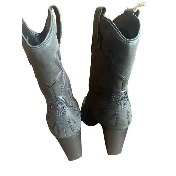 MIA Wilda Pointy Toe Short Western Boots in Black. Size-8M