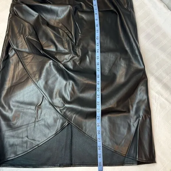 Micas Faux Leather Ruched Wrap Skirt Size‎ XL RefHHH