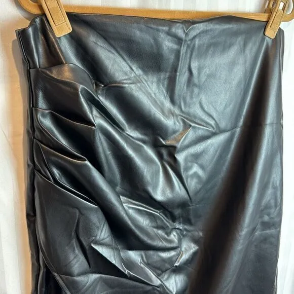 Micas Faux Leather Ruched Wrap Skirt Size‎ XL RefHHH