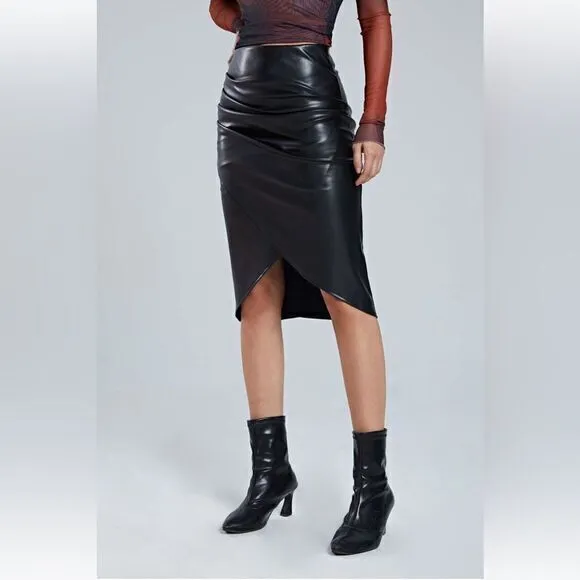 Micas Faux Leather Ruched Wrap Skirt Size‎ XL RefHHH