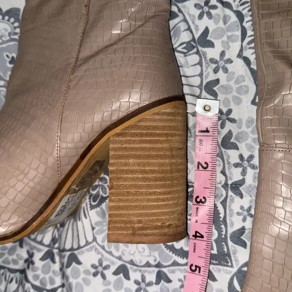Mi.iM Women's Boots Size 7 Tall Tan Faux Snakeskin Knee High Pointed Toe