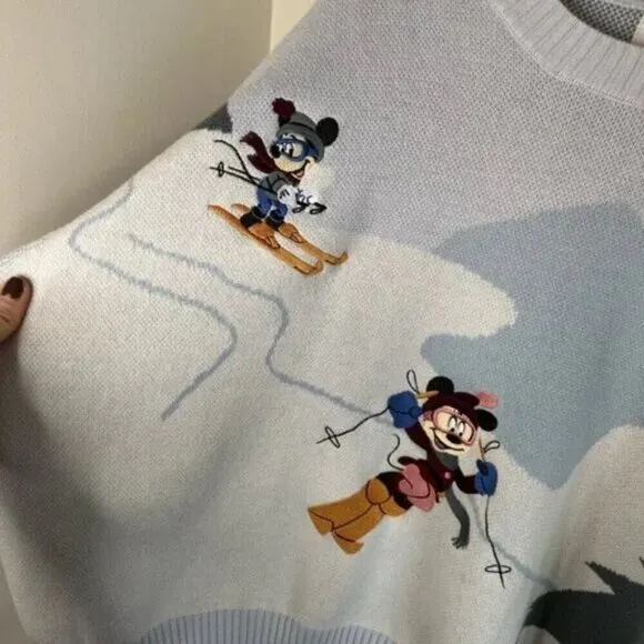 Minnie Mouse and Friends Holiday Homestead Sweater – Like New 🎄✨