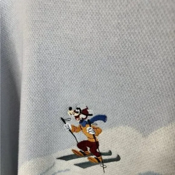 Minnie Mouse and Friends Holiday Homestead Sweater – Like New 🎄✨
