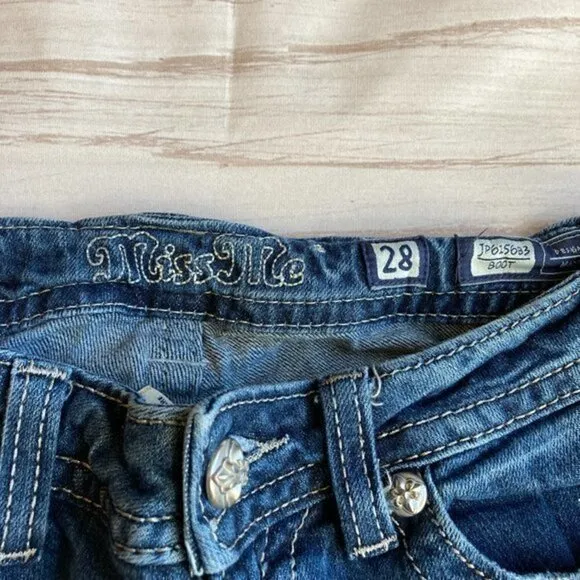 Miss Me Fleur de Lis Boot Jeans Size 28 Tall