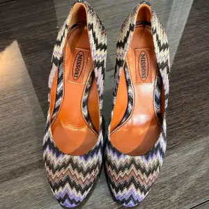 Missoni Women's 37.5 / 7.5 Rashel Signature Chevron Pumps Heels