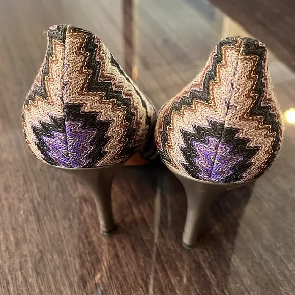 Missoni Women's 37.5 / 7.5 Rashel Signature Chevron Pumps Heels