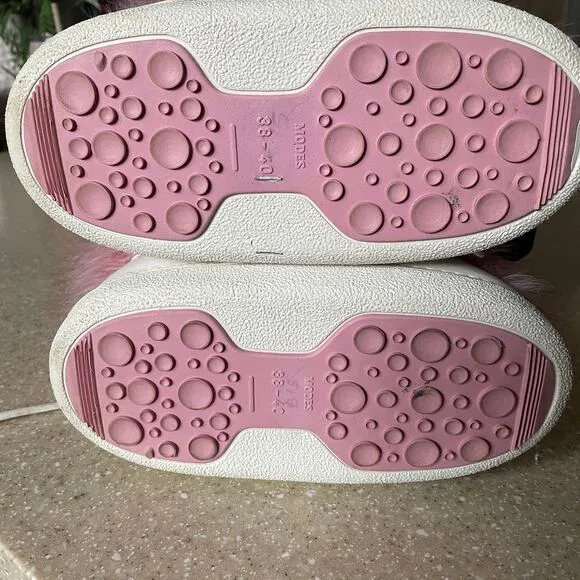 Modes White w/Pink Faux Fur Snow or After Ski Boots Made in Romania Foam Padded