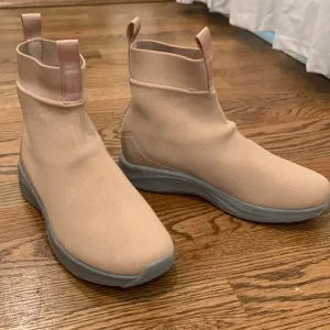 Native waterproof boots - Nova Hydroknit NWOT