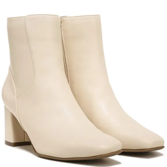 Naturalizer Wrenley Bootie