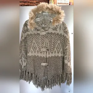Neiman Marcus Shawl Poncho Fox Fur Hood Trimming Cozy Winter Tassled Small