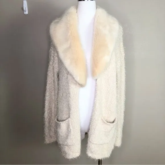 Neutral cream cozy chenille cardigan sweater with faux fur removable collar S