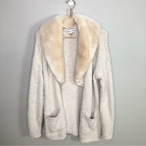 Neutral cream cozy chenille cardigan sweater with faux fur removable collar S