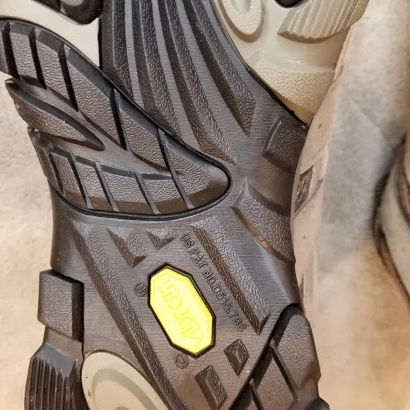 Never Hiked in Walnut Merrell Moab 2 Vent Low Hiking Shoes for Men