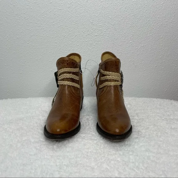 NEW Ariat Ladies Circuit Sage Western Ankle Boots size 6.5