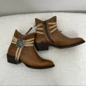 NEW Ariat Ladies Circuit Sage Western Ankle Boots size 6.5