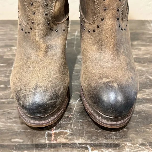 NEW Ariat Nashville Leather Wedge Western Boots