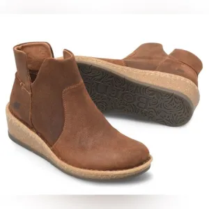 NEW Born Boots Women’s Size 9, Glazed Ginger Distressed(Brown) Suede Wedge , Zip