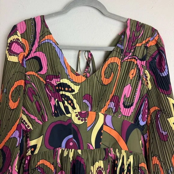 NEW Ciebon Printed Micro Pleat Long Sleeve Dress in Green Multi