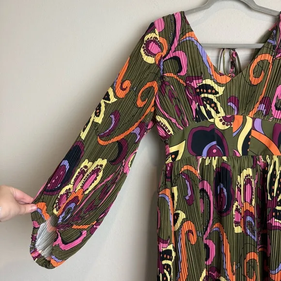 NEW Ciebon Printed Micro Pleat Long Sleeve Dress in Green Multi