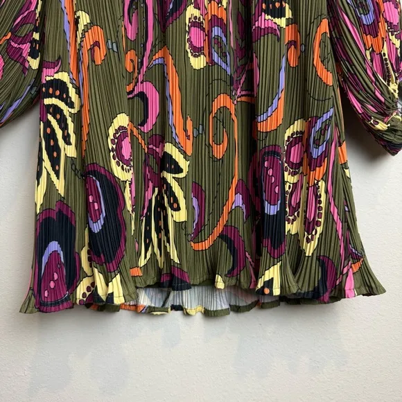 NEW Ciebon Printed Micro Pleat Long Sleeve Dress in Green Multi