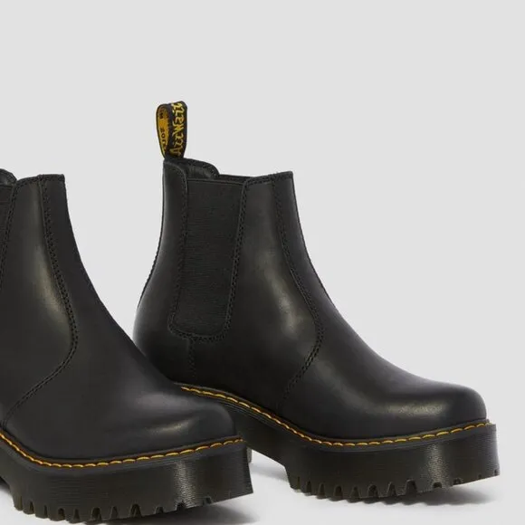 NEW DR MARTENS Rometty Wyoming Leather Platform Women'sChelsea Boots Size 6