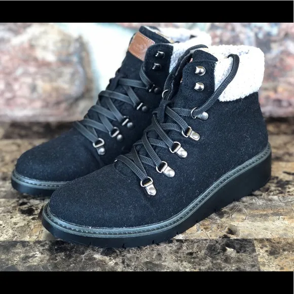 NEW Dr. Scholl's Women's waterproof Sentinel Boots
