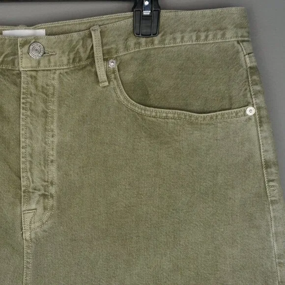 New Frame Le Super High Cut Off Short in Stone Moss Size 34