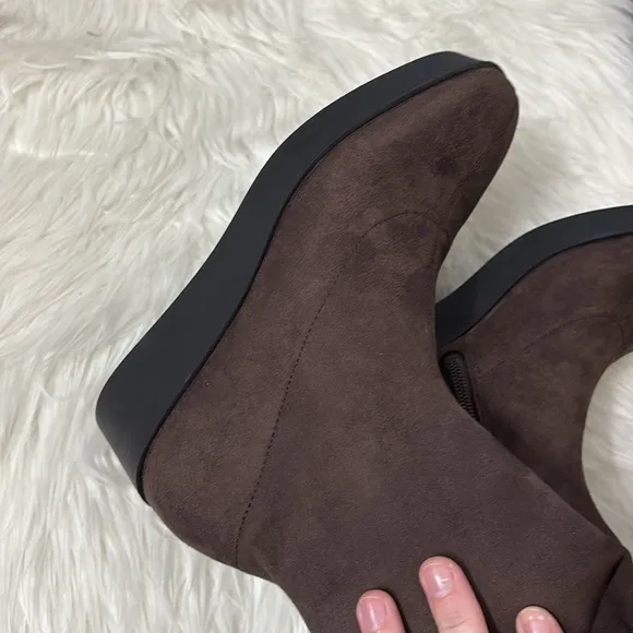 NEW In Box Aerosoles Cecina Java Faux Suede Brown Wedge Boots Size 6