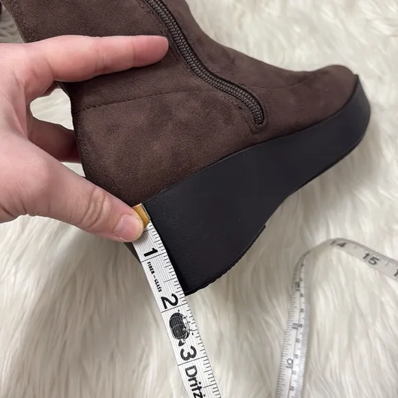 NEW In Box Aerosoles Cecina Java Faux Suede Brown Wedge Boots Size 6