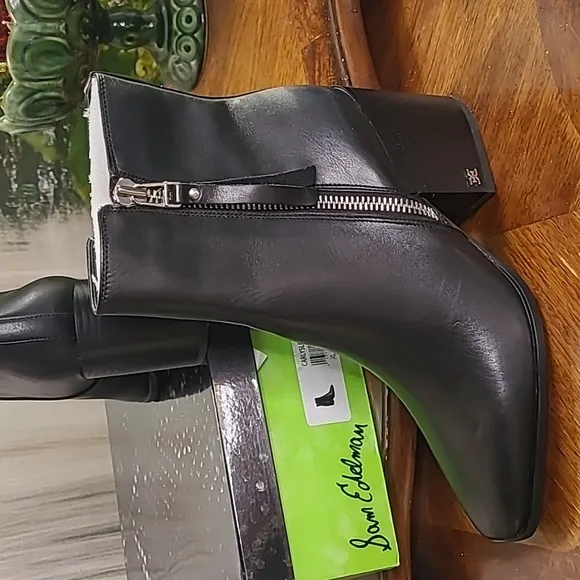 New in box! Sam Edelman Carlysle Womens 10.5 black leather heel ankle boots
