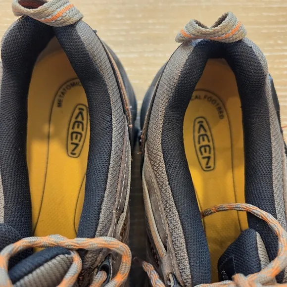 New Keen Men's Voyageur Mid Height Breathable Hiking Boots Sz 8 1/2 Brown/Orange
