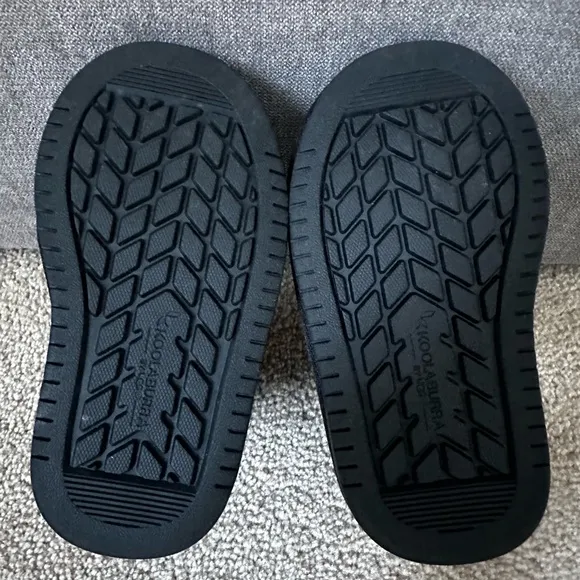 NEW Koolaburra by Ugg toddler 6 black