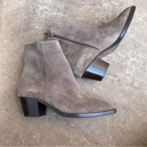 NEW La Canadienne Peter Waterproof Bootie,  Size 9