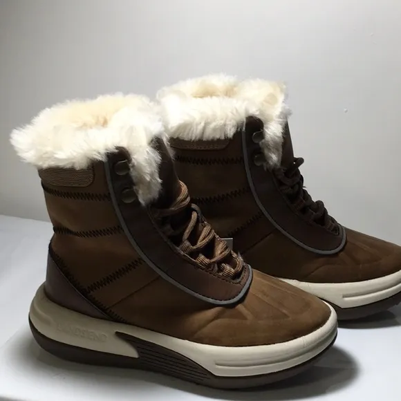 NEW Lands End Girl Size 13  Chill Action Boots