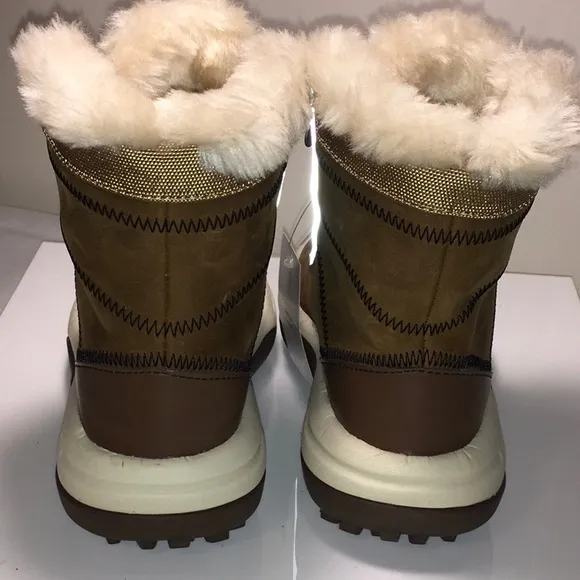 NEW Lands End Girl Size 13  Chill Action Boots