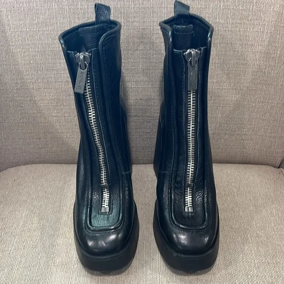 NEW Larroude Nicole Hi Boot - Black LeatherSize 8.5