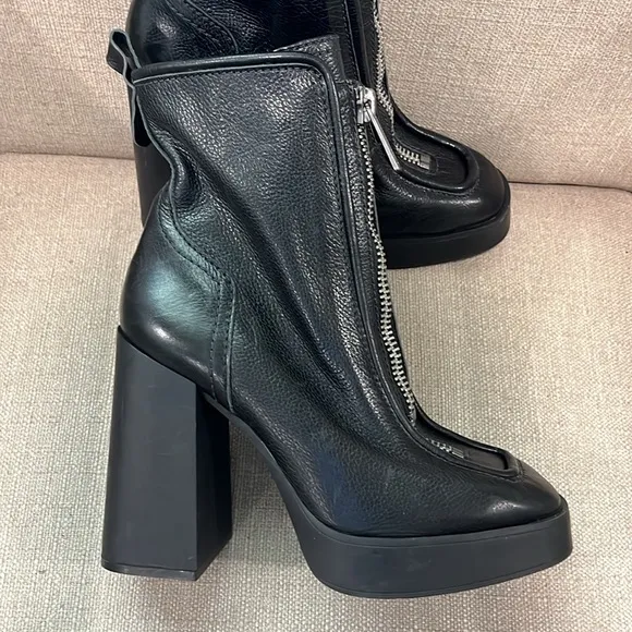 NEW Larroude Nicole Hi Boot - Black LeatherSize 8.5