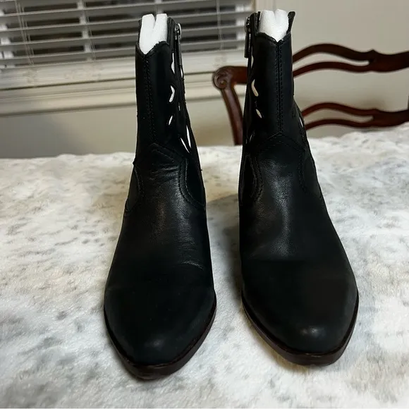 New Lucky Brand Herzie Black Leather Cowboy Short Boots Cutouts sz 6 / 36.5