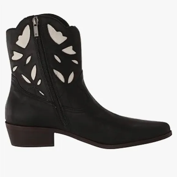 New Lucky Brand Herzie Black Leather Cowboy Short Boots Cutouts sz 6 / 36.5