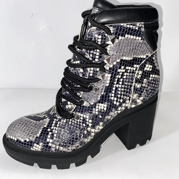 NEW MARC FISHER KINI PLATFORM BOOTS
